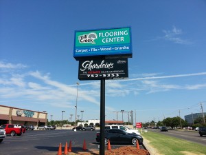 Picture of newly installed pole and cabinet sign for Schardein & Co. salons in Oklahoma City.