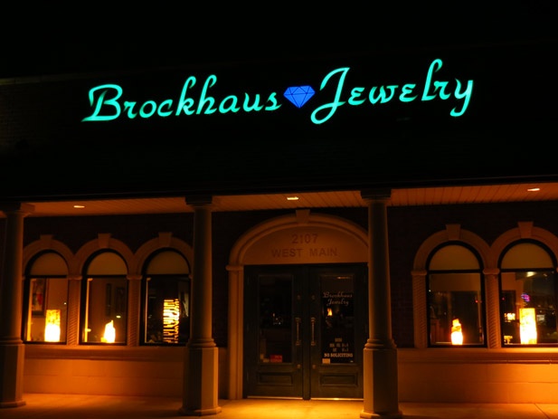 New Illuminated Store Front Sign Lights Up Jeweler